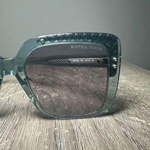 Bottega Veneta oversized sunglasses
